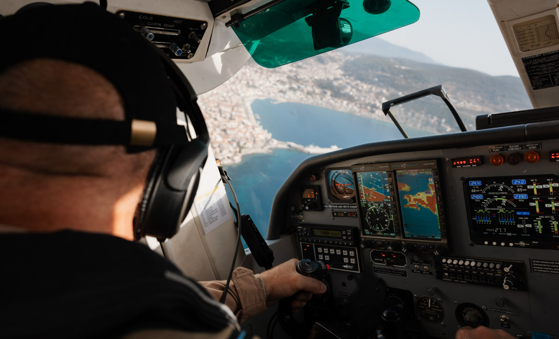 Pilot i Defender over Italien